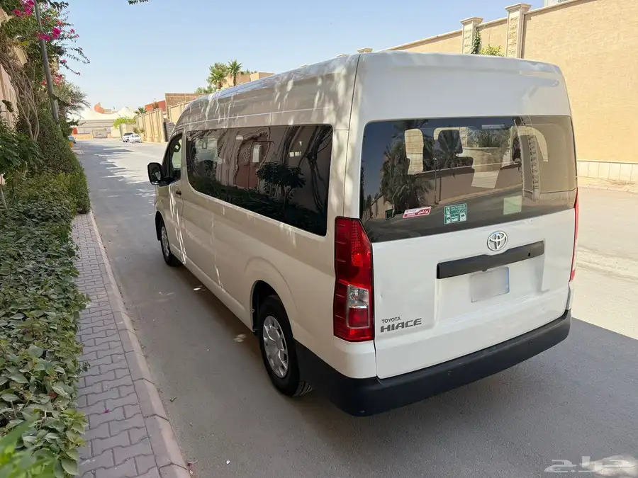 تويوتا هايس باص ركاب سقف عالي 2023 1