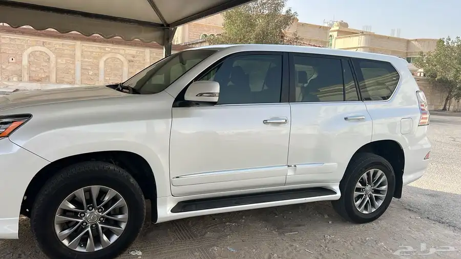 للبيع لكزيزس GX460 2016 فل كامل V8 سلندر 4