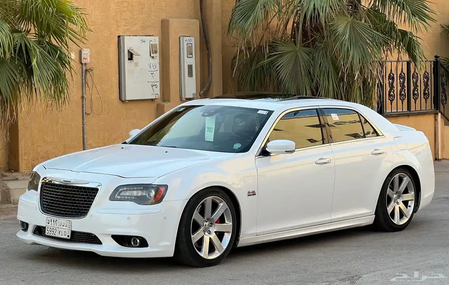 كرايزلر SRT 2012 (بحالة ممتازة) 1