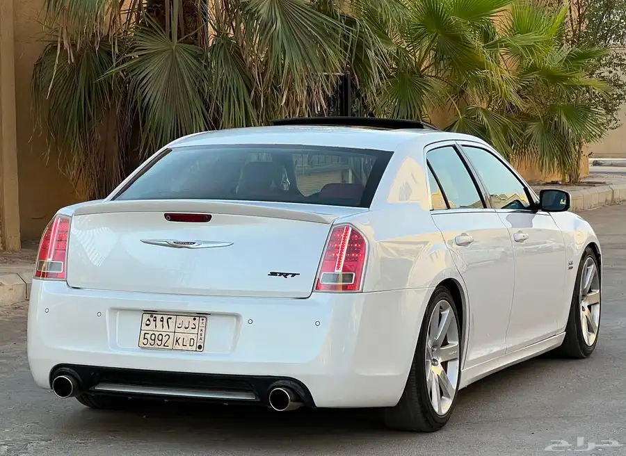 كرايزلر SRT 2012 (بحالة ممتازة) 5