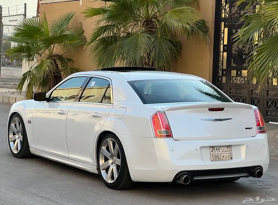 كرايزلر SRT 2012 (بحالة ممتازة) 6