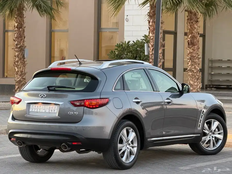 جيب انفينتي 2016 فل كامل QX70 وكاله الحد 55 الف 23