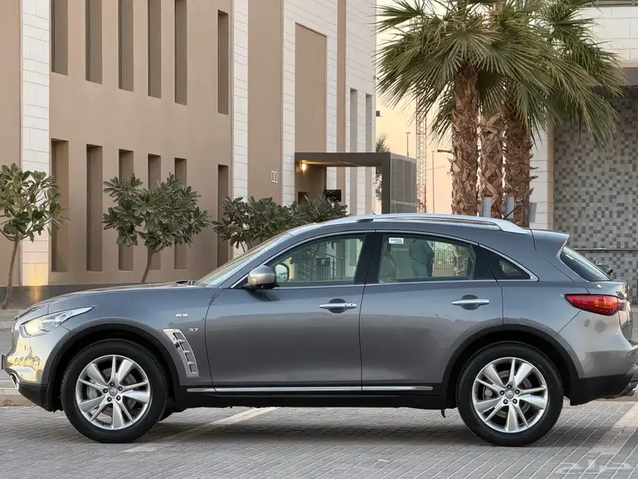 جيب انفينتي 2016 فل كامل QX70 وكاله الحد 55 الف 21
