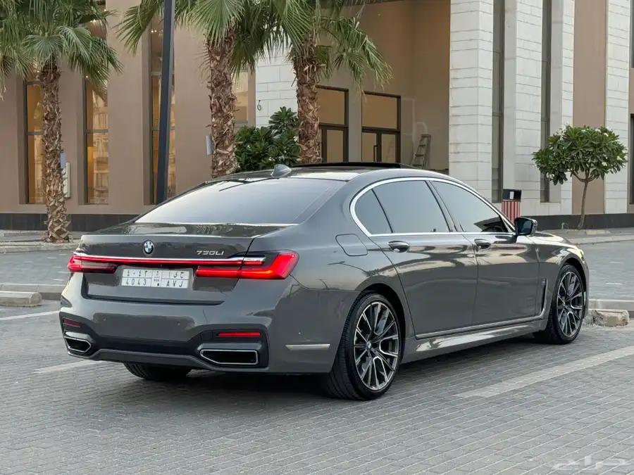 بي ام دبليو مديل 2021 730 3