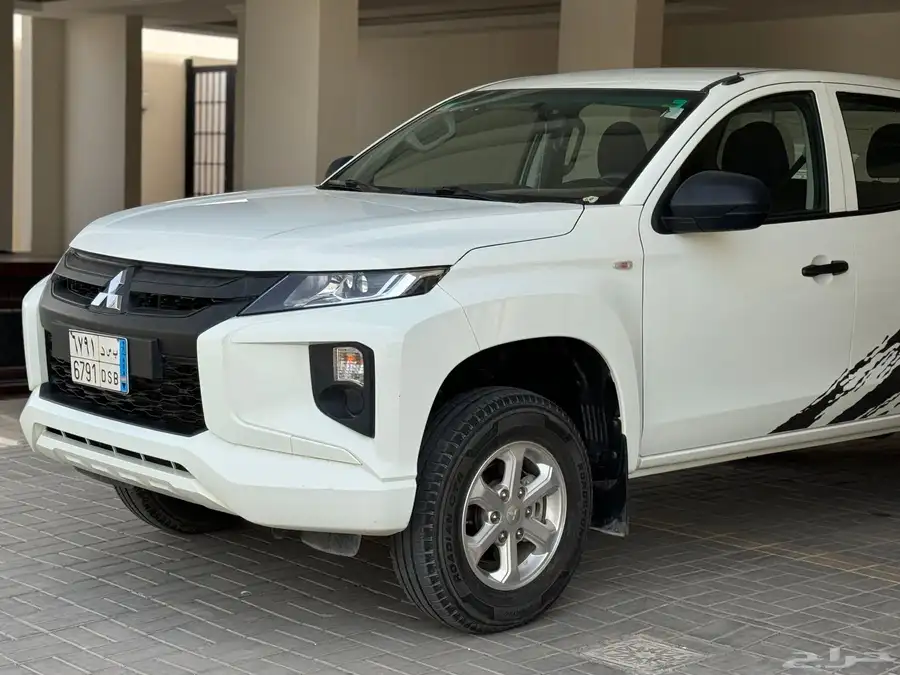 ميتسوبيشي L200 بنزين موديل 2020 نظيف جدا 7