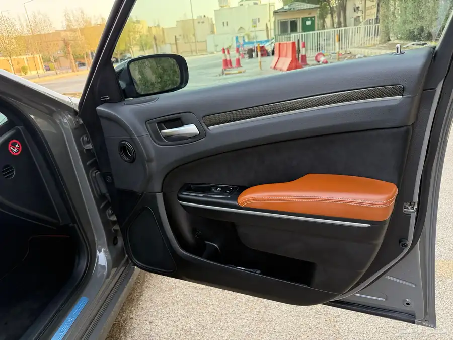 كرايسلر SRT أسمنتي 15
