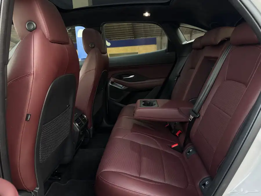 جاكوار E pace - R dynamic 2021 على الضمان index