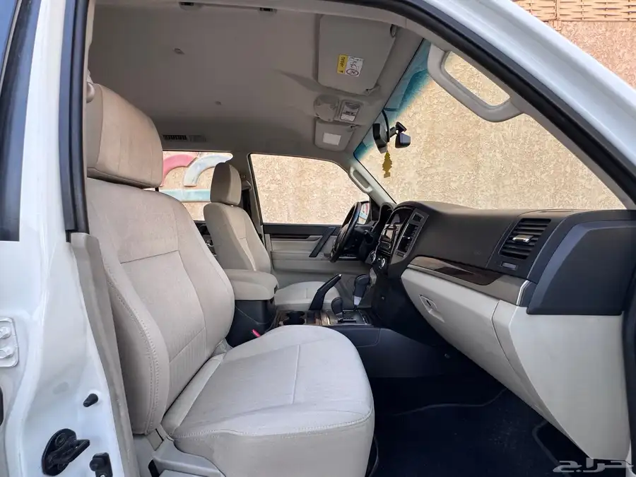 مستبيشي باجيرو GLS 2020 37