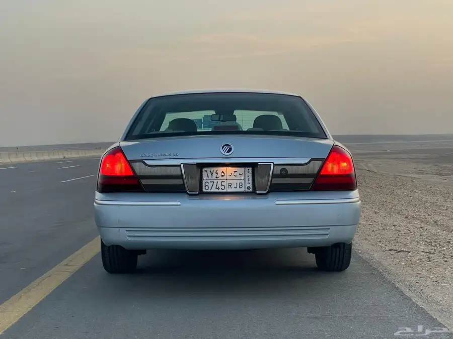 للبيع فورد جراند ماركيز 2008 نظيف جدا 6