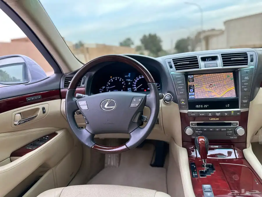 لكزس لارج 460 مخزن ماشيه 15 الف فقط بحاله الوكاله 19