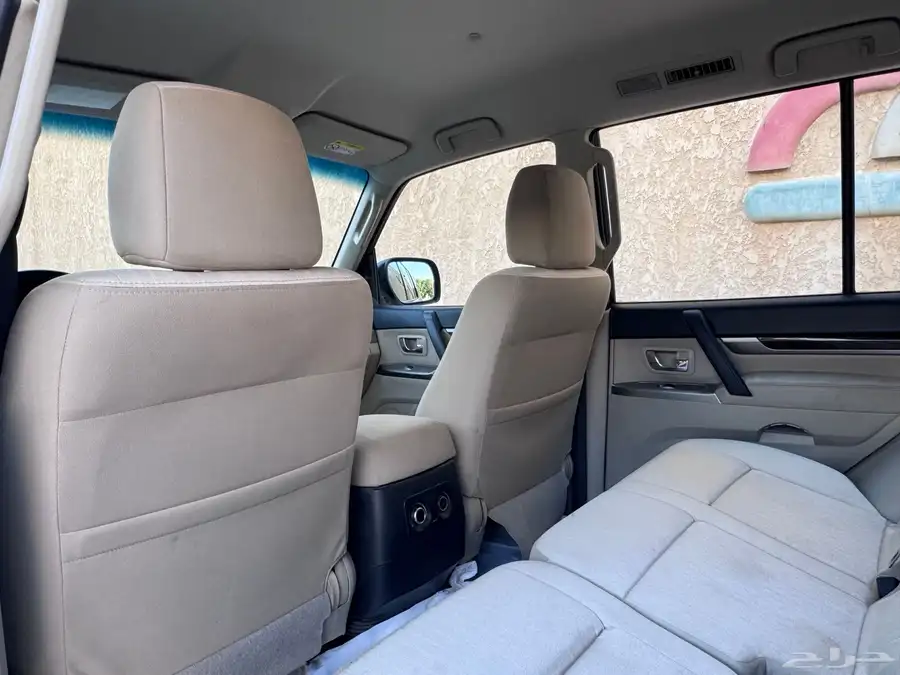 مستبيشي باجيرو GLS 2020 34