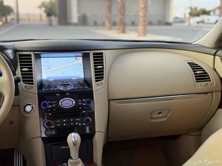 جيب انفينتي 2016 فل كامل QX70 وكاله الحد 55 الف 35