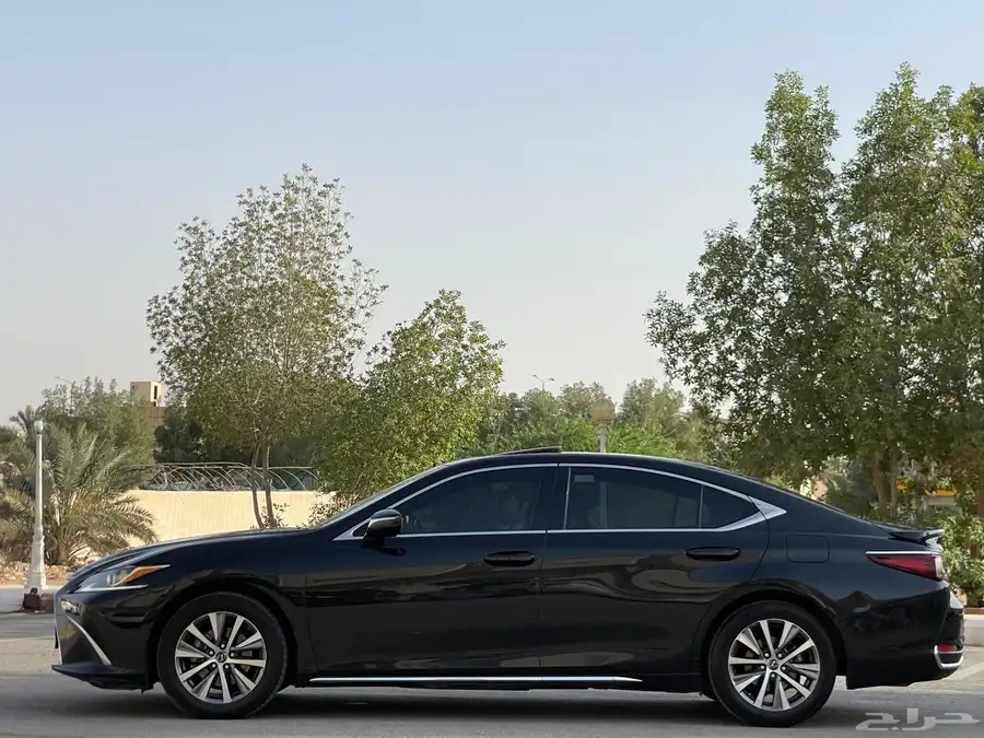 لكزس ES250-2020(ممشي69الف) 4