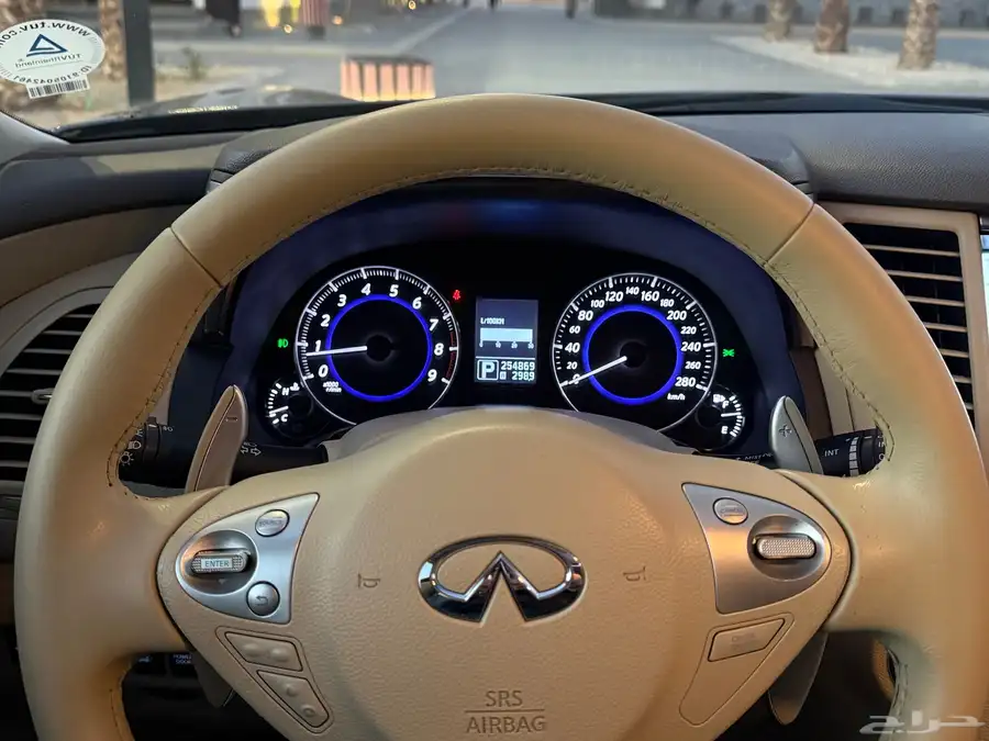 جيب انفينتي 2016 فل كامل QX70 وكاله الحد 55 الف 38