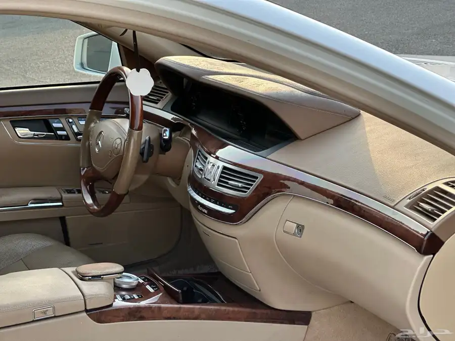 مرسيدس s550 2010 قمه في النظافه 30