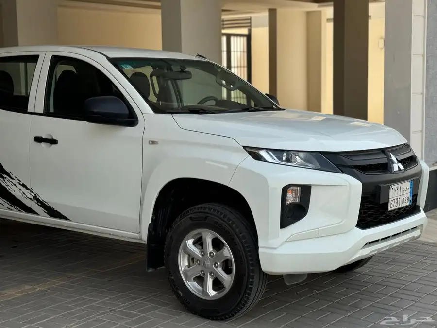 ميتسوبيشي L200 بنزين موديل 2020 نظيف جدا 3