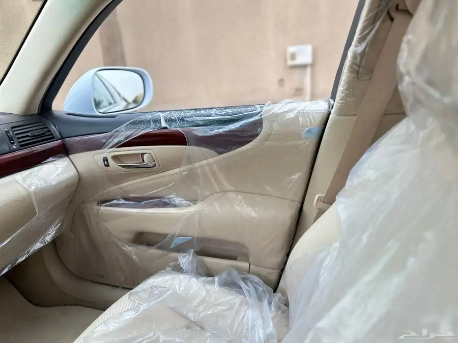 لكزس لارج 460 مخزن ماشيه 15 الف فقط بحاله الوكاله 18