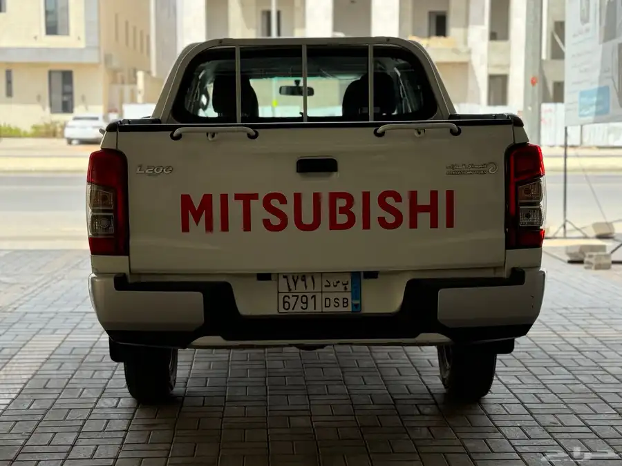 ميتسوبيشي L200 بنزين موديل 2020 نظيف جدا 5