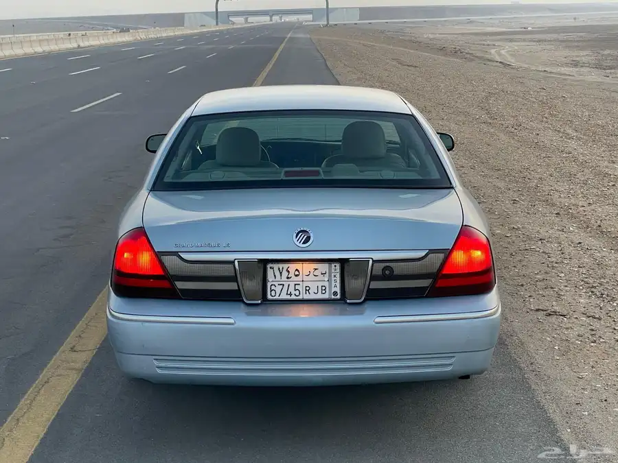 للبيع فورد جراند ماركيز 2008 نظيف جدا 7