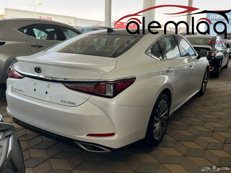لكزس ES350 CC 2025 شركة العملاق 4