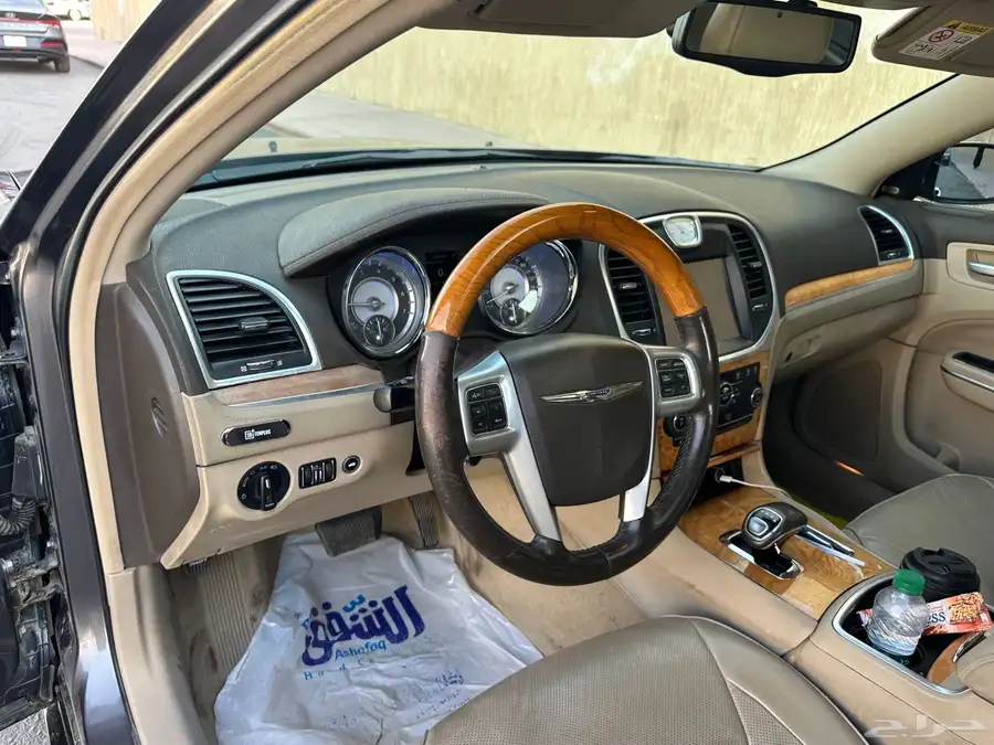 كرايسلر ستة سلندر C300 2014 10