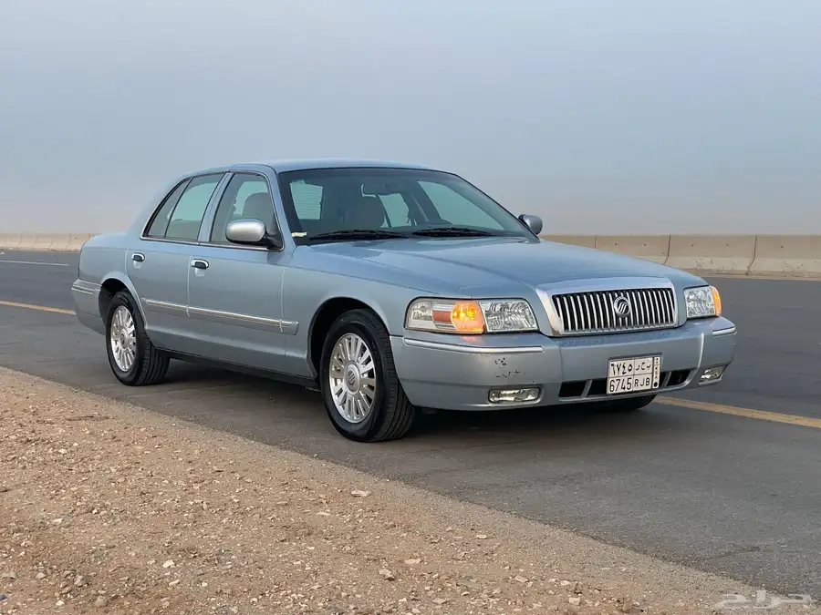 للبيع فورد جراند ماركيز 2008 نظيف جدا 3