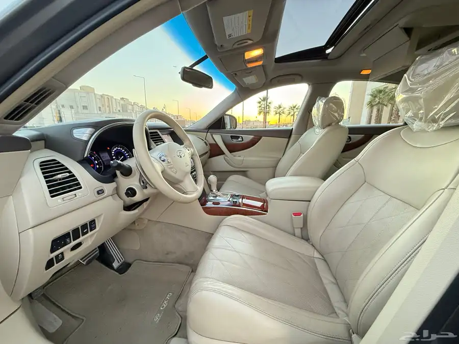 جيب انفينتي 2016 فل كامل QX70 وكاله الحد 55 الف 12