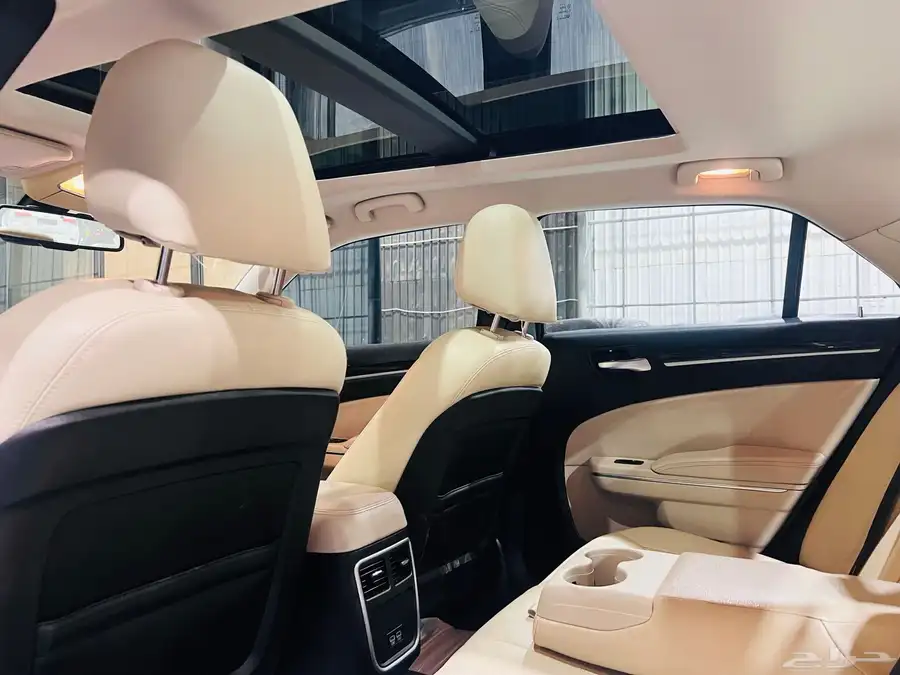 كرايزلر 2016 C300 بانوراما (( عروض خاصة )) 9