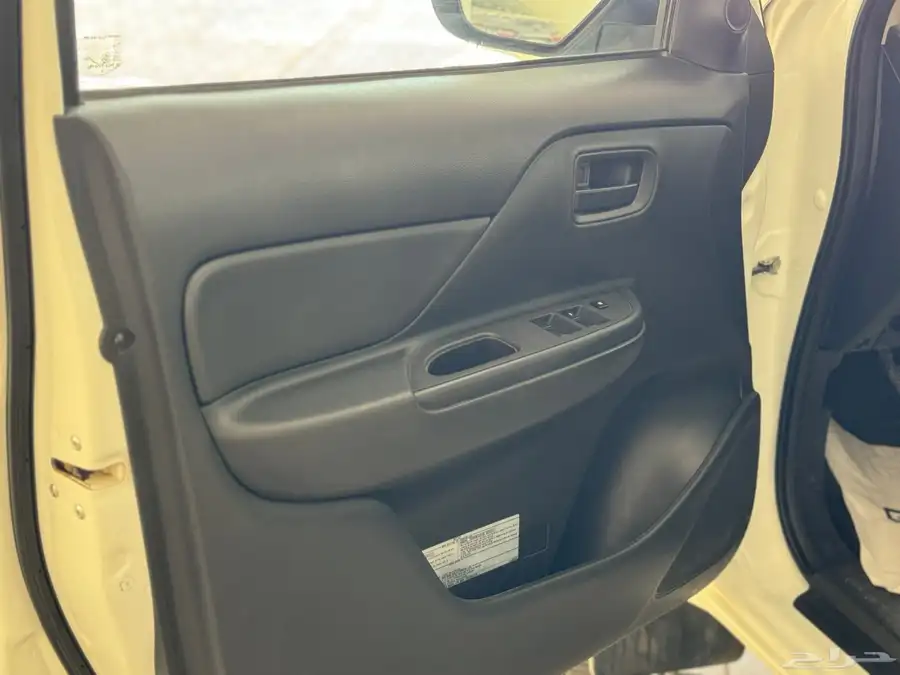 ميتسوبيشي L200 بنزين موديل 2020 نظيف جدا 11