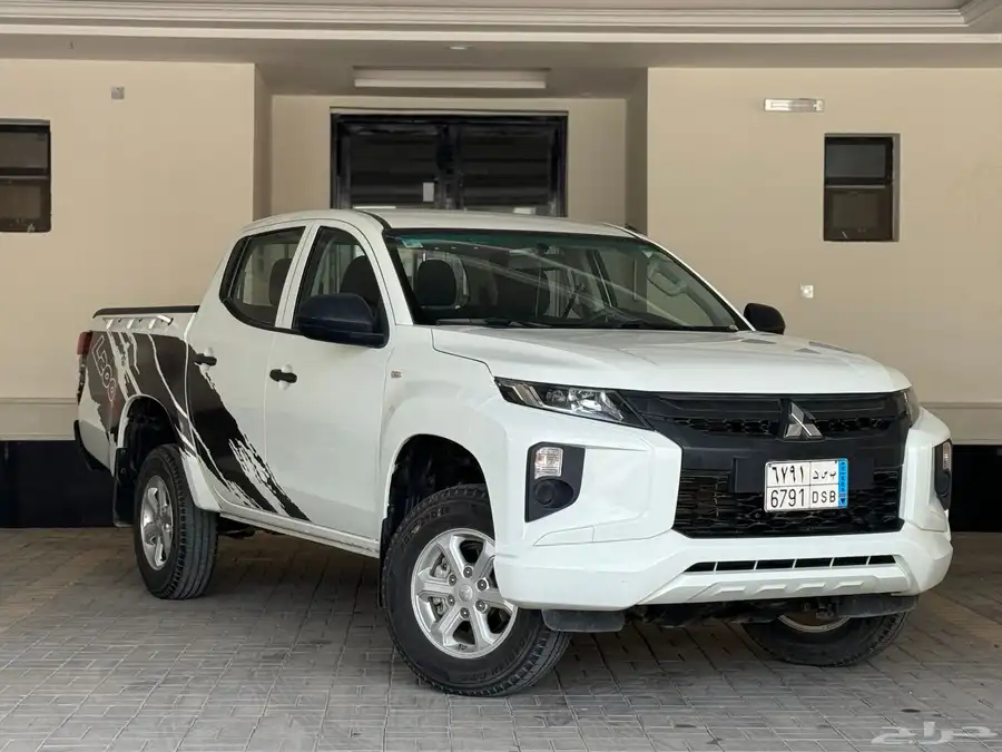 ميتسوبيشي L200 بنزين موديل 2020 نظيف جدا 0