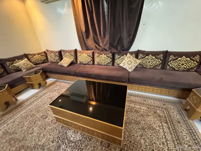 كنب مستخدم نظيف للبيع 5