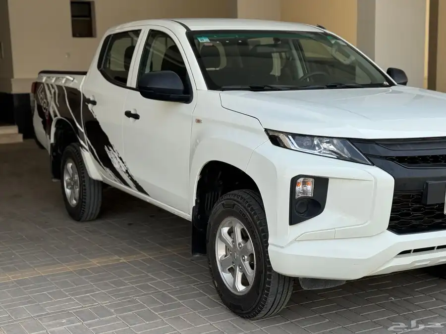 ميتسوبيشي L200 بنزين موديل 2020 نظيف جدا 1