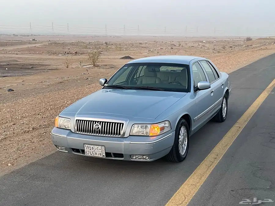 للبيع فورد جراند ماركيز 2008 نظيف جدا 1