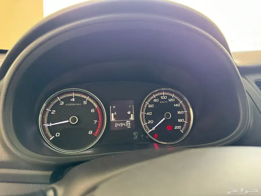 ميتسوبيشي L200 بنزين موديل 2020 نظيف جدا 13