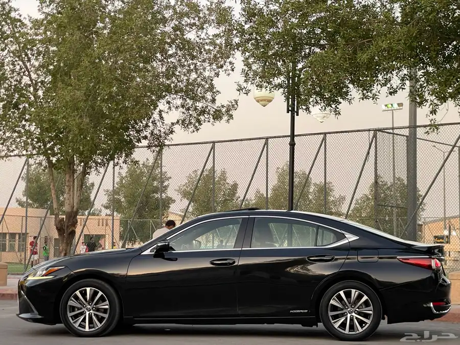 لكزسES300h-2020(ممشي87الف) 7