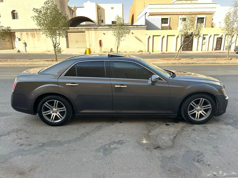 كرايسلر ستة سلندر C300 2014 4