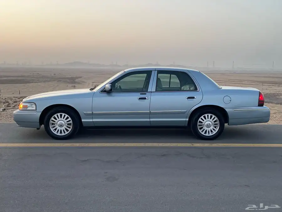 للبيع فورد جراند ماركيز 2008 نظيف جدا 2