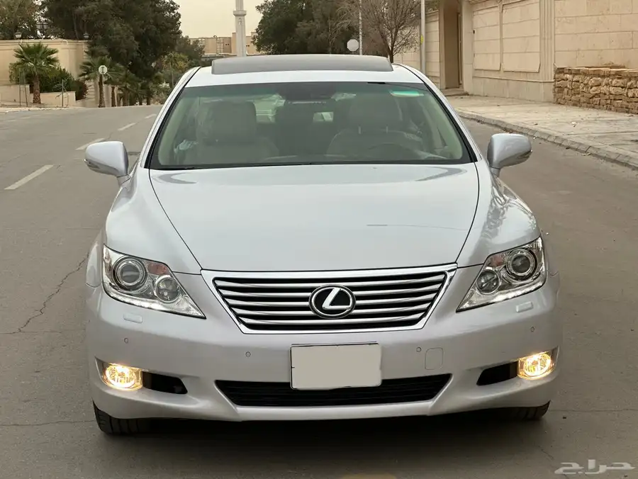 لكزس لارج 460 مخزن ماشيه 15 الف فقط بحاله الوكاله 47