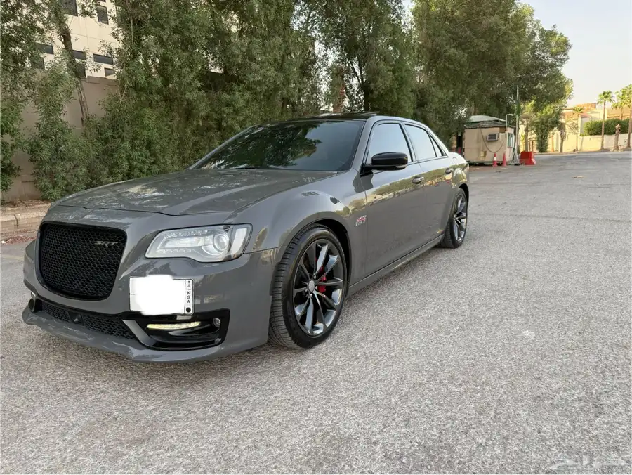 كرايسلر SRT أسمنتي 1