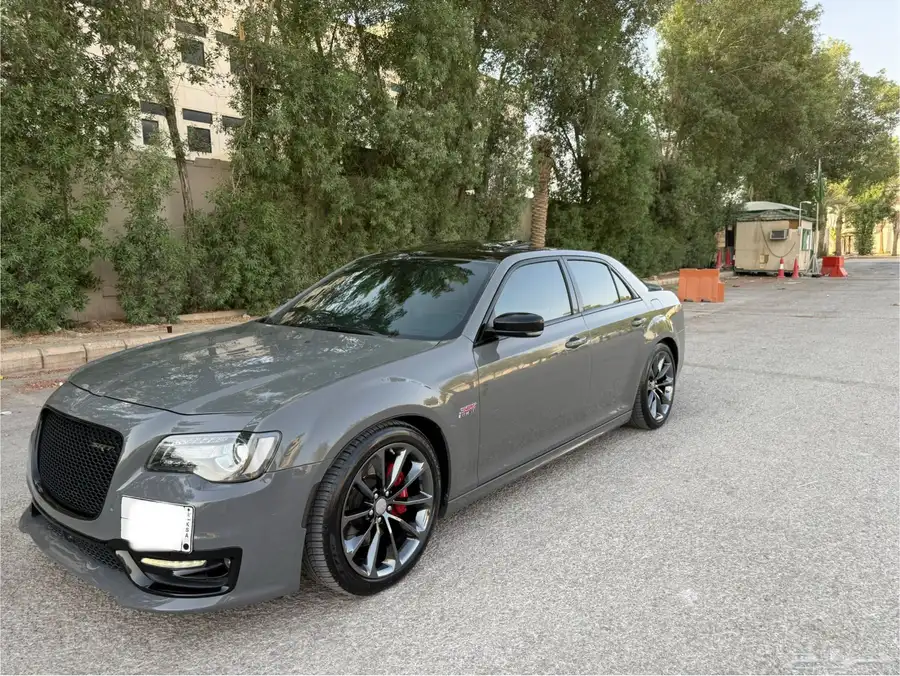 كرايسلر SRT أسمنتي 2