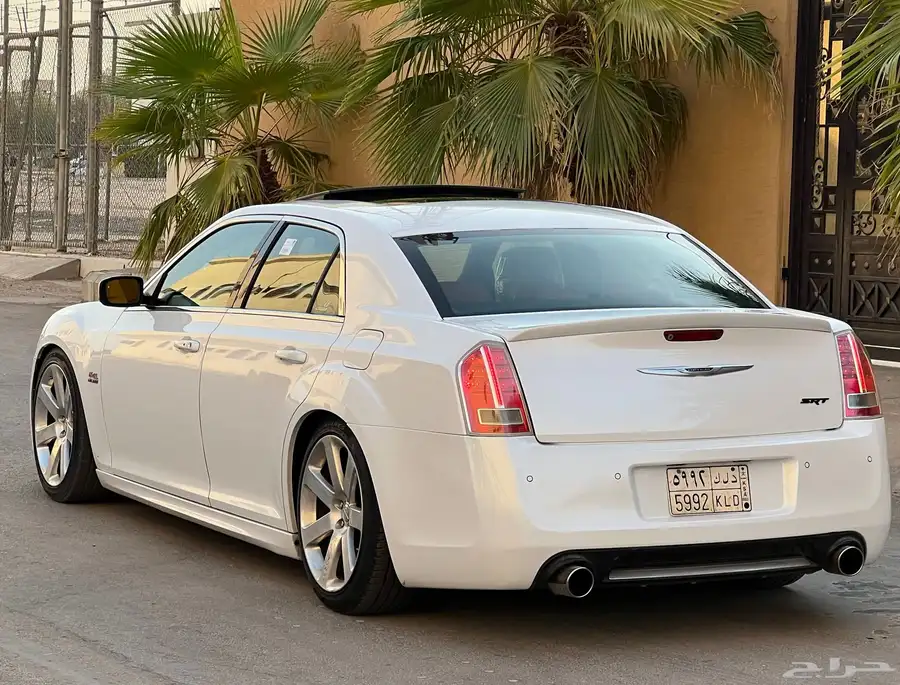 كرايزلر SRT 2012 (بحالة ممتازة) 7