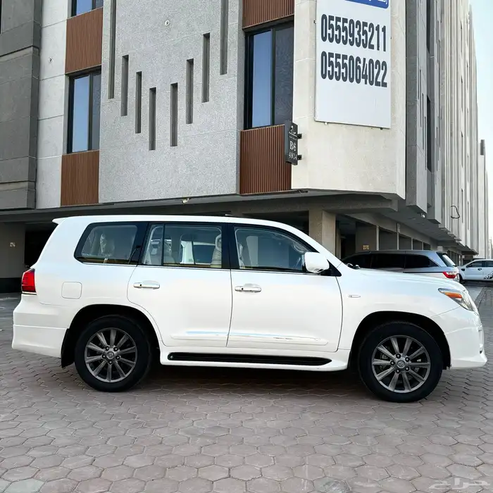 جيب لكزس نظيف جدا 2