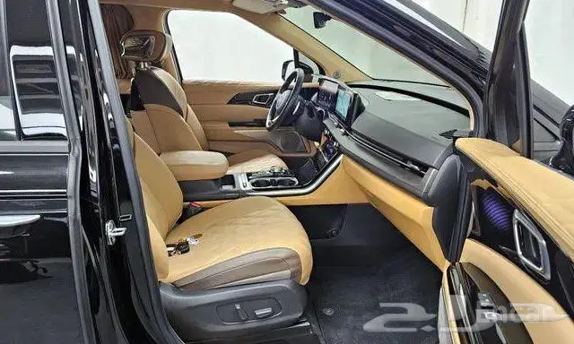 كيا كرنيفال موديل2023 16