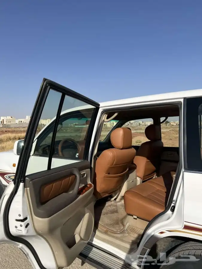 جيب GXR موديل 2006 ممشى خفيف 200 الف وعليه فقط 11