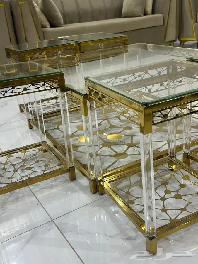 طاولة مع خدمة اربع خدمات 2