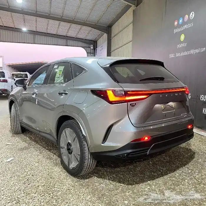 لكزس NX350AA بنزين لون تيتانيوم 2025 0