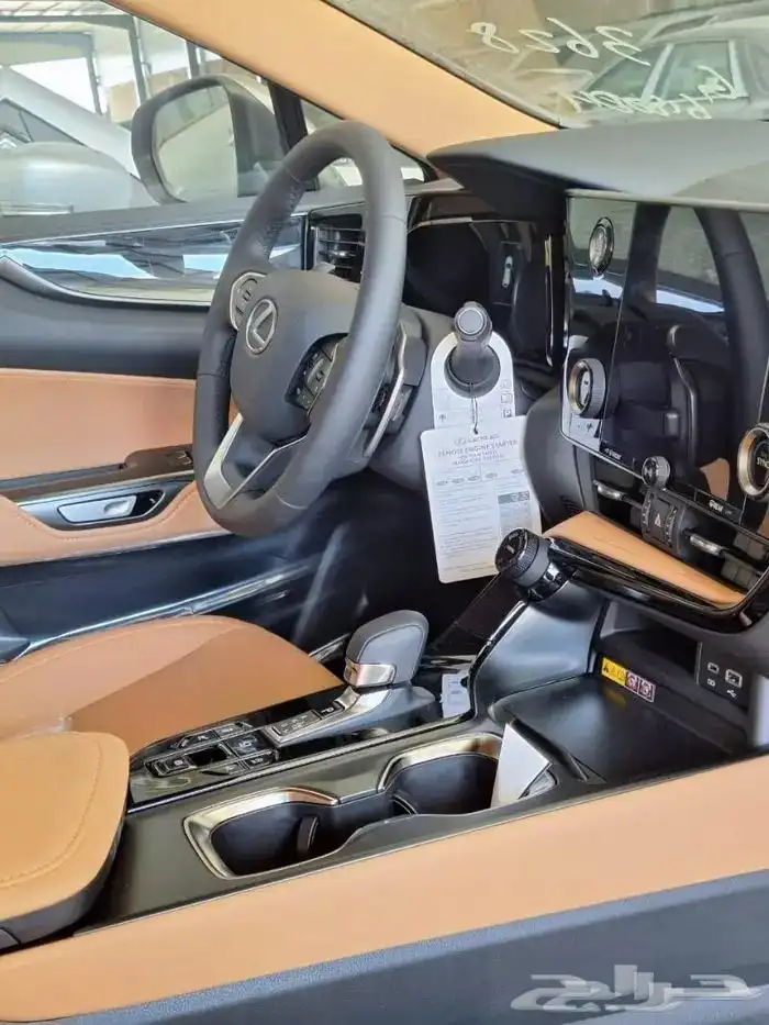 لكزس NX350AA بنزين لون تيتانيوم 2025 9