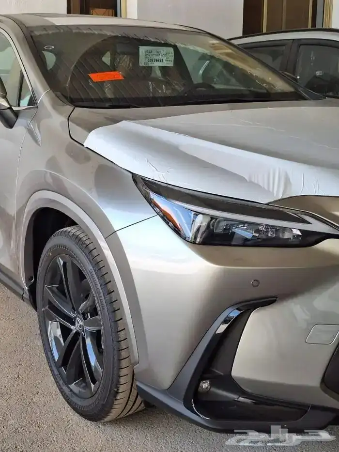 لكزس NX350AA بنزين لون تيتانيوم 2025 6
