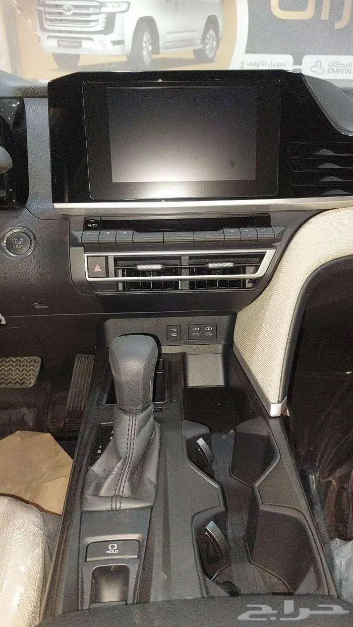 كامري طيس بنزين E 2025 بريمي اسود 3