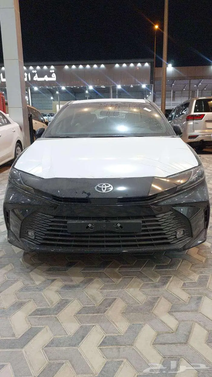 كامري طيس بنزين E 2025 بريمي اسود 1